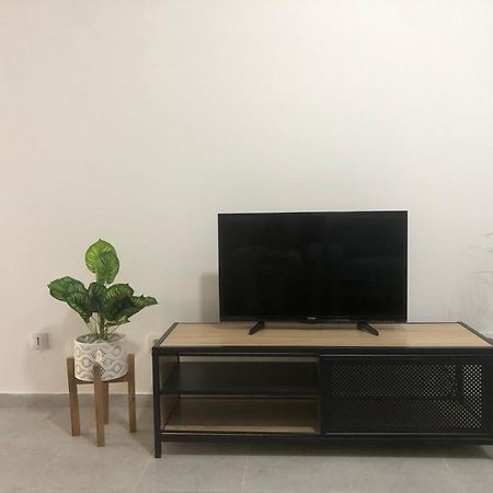 Rdc - Appartement F3 Villiers Le Bel 95 Proche De Paris Roissy المظهر الخارجي الصورة