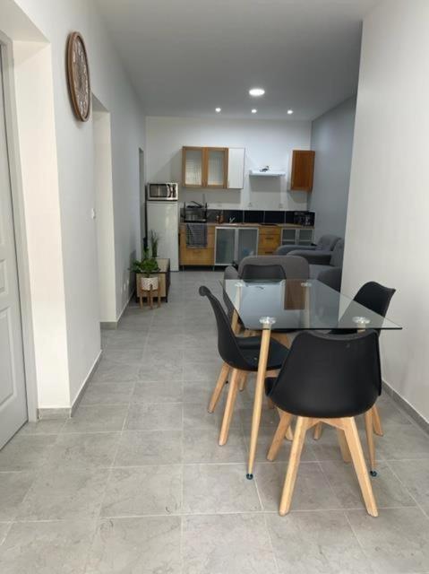 Rdc - Appartement F3 Villiers Le Bel 95 Proche De Paris Roissy المظهر الخارجي الصورة